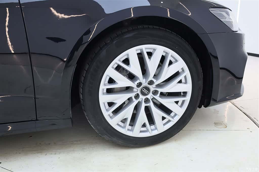 Audi A7L, 2024 11