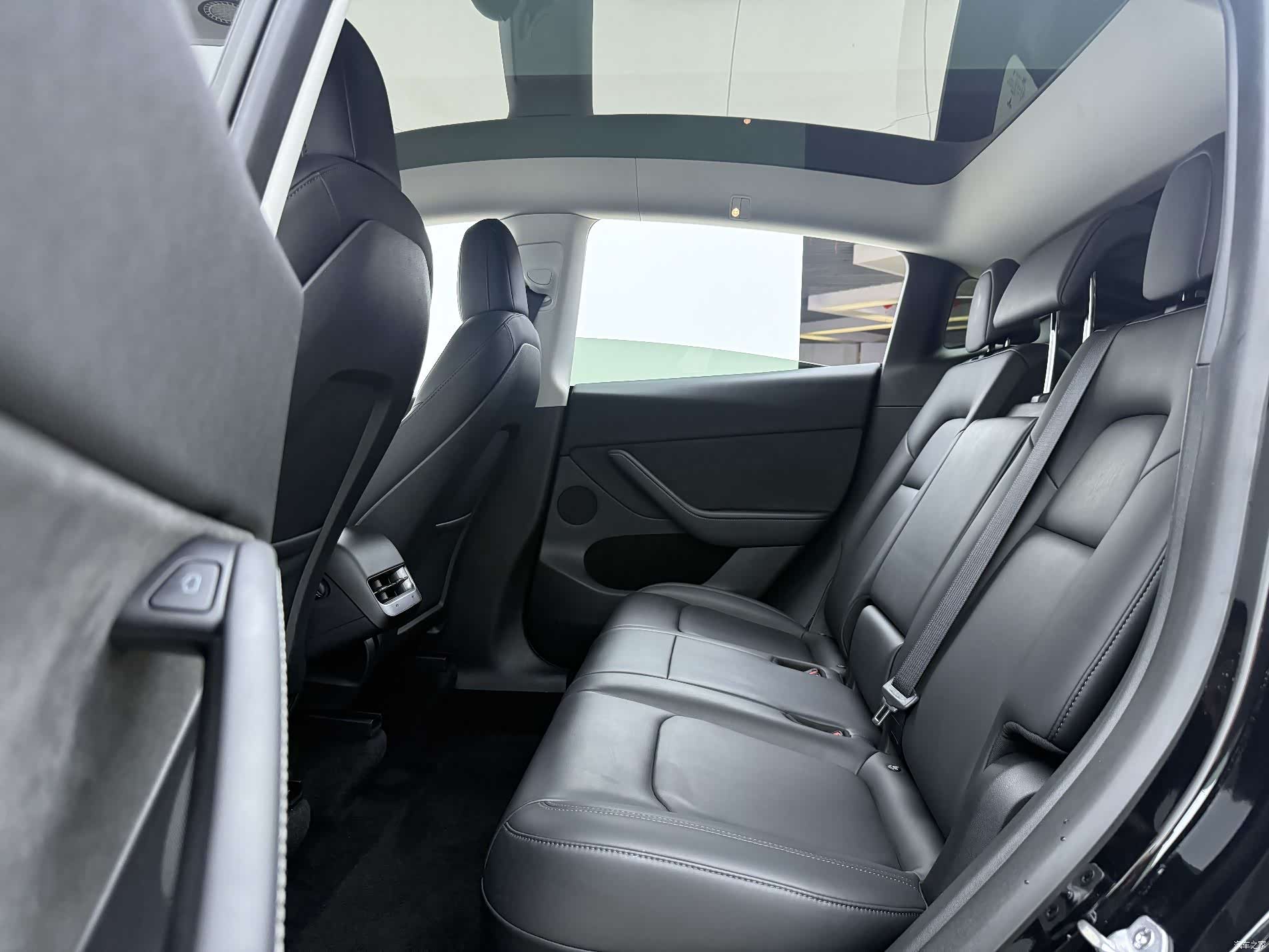 Tesla Model Y, 2021 8