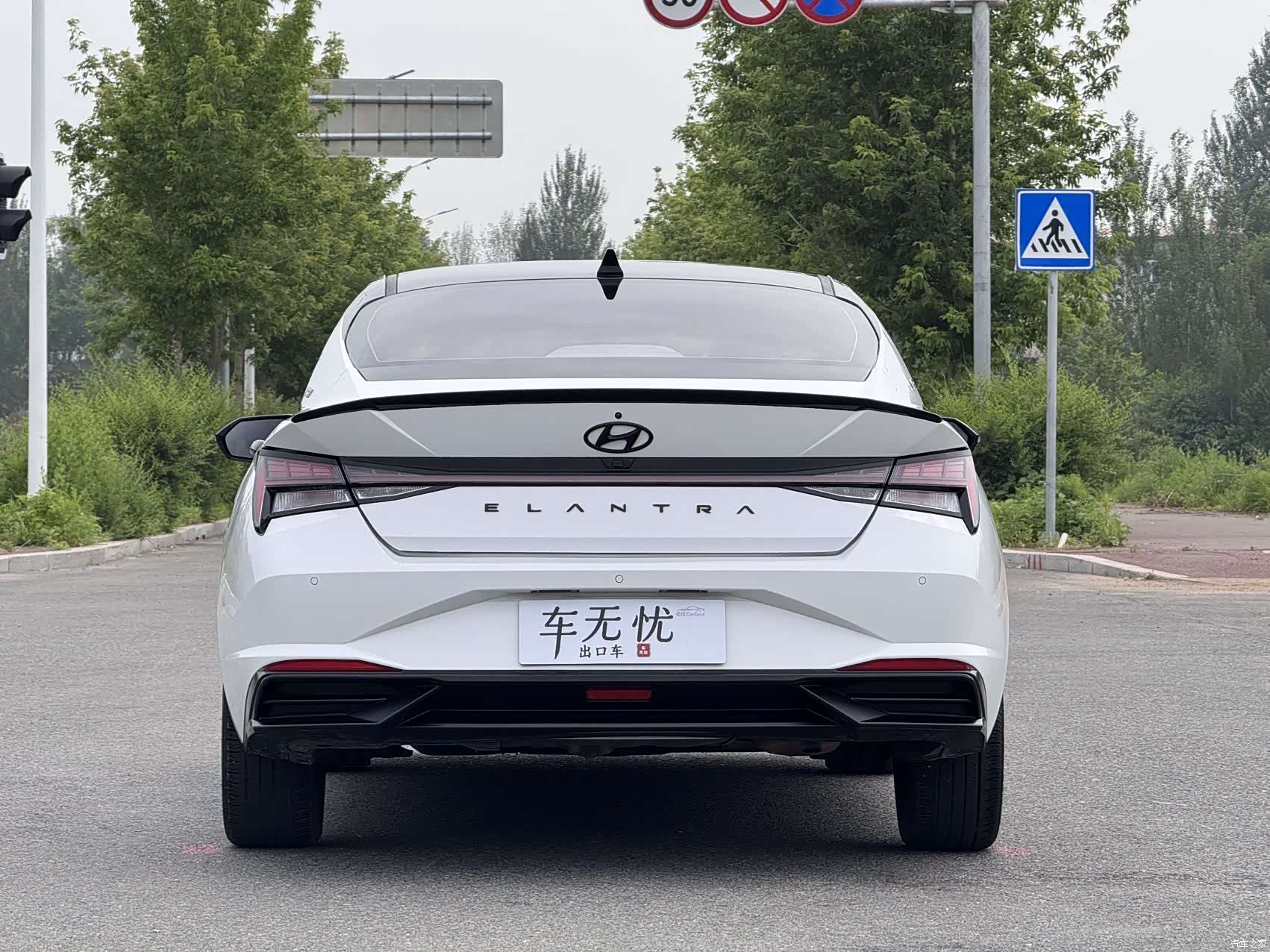 Hyundai Elantra, 2023 все фото
