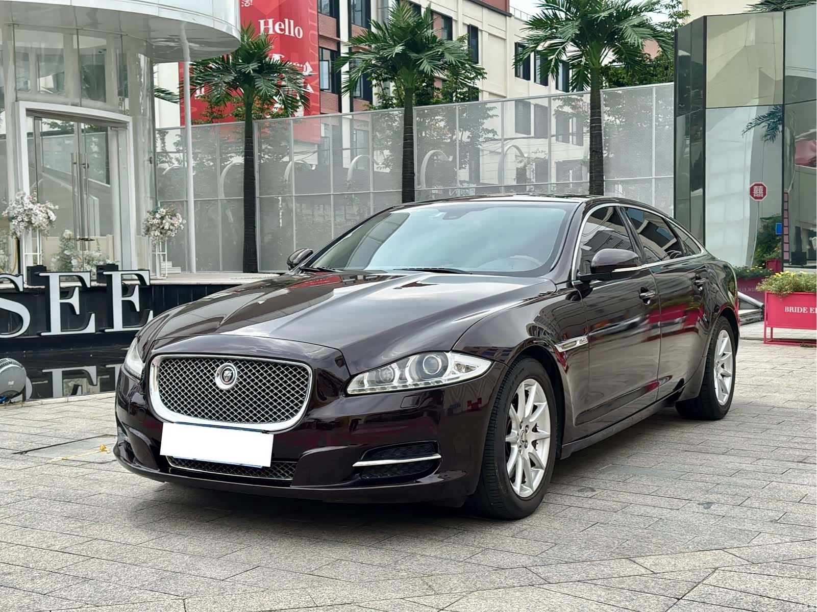 Jaguar XJ, 2013 1