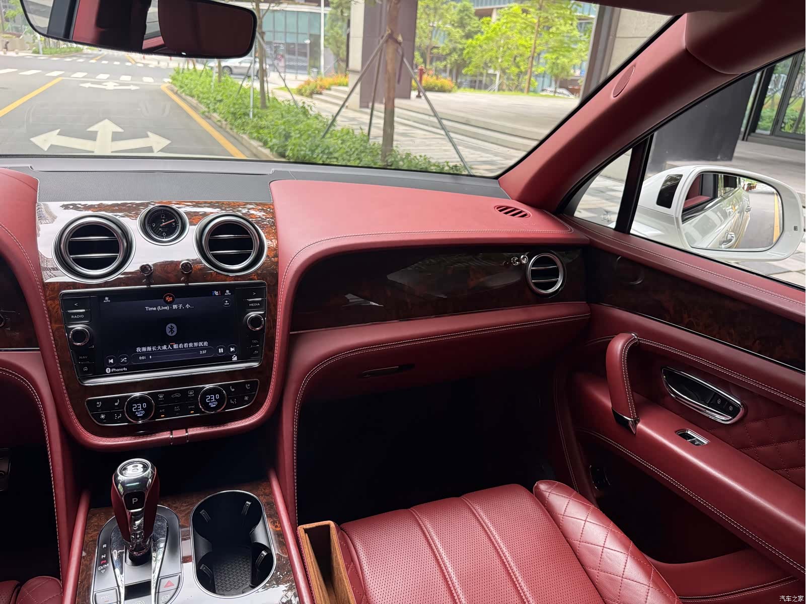 Bentley Bentayga, 2016 17