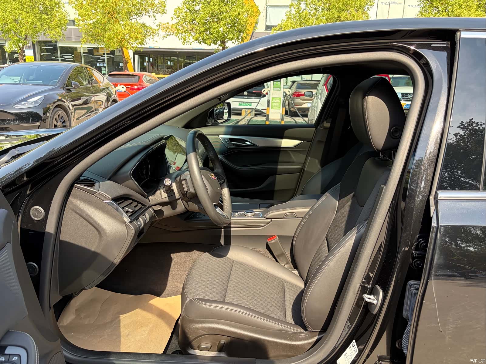 Cadillac CT5, 2021 все фото