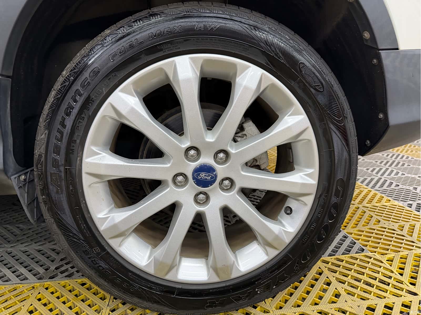 Ford Kuga, 2013 32