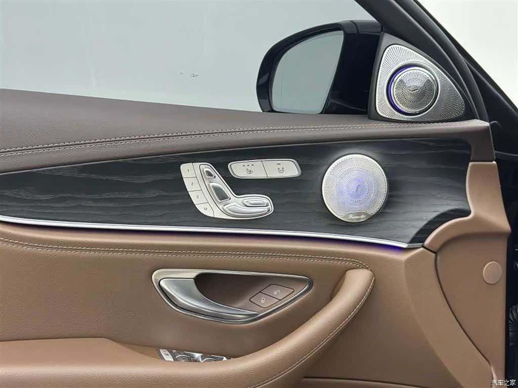 Mercedes-Benz E-Class, 2023 14