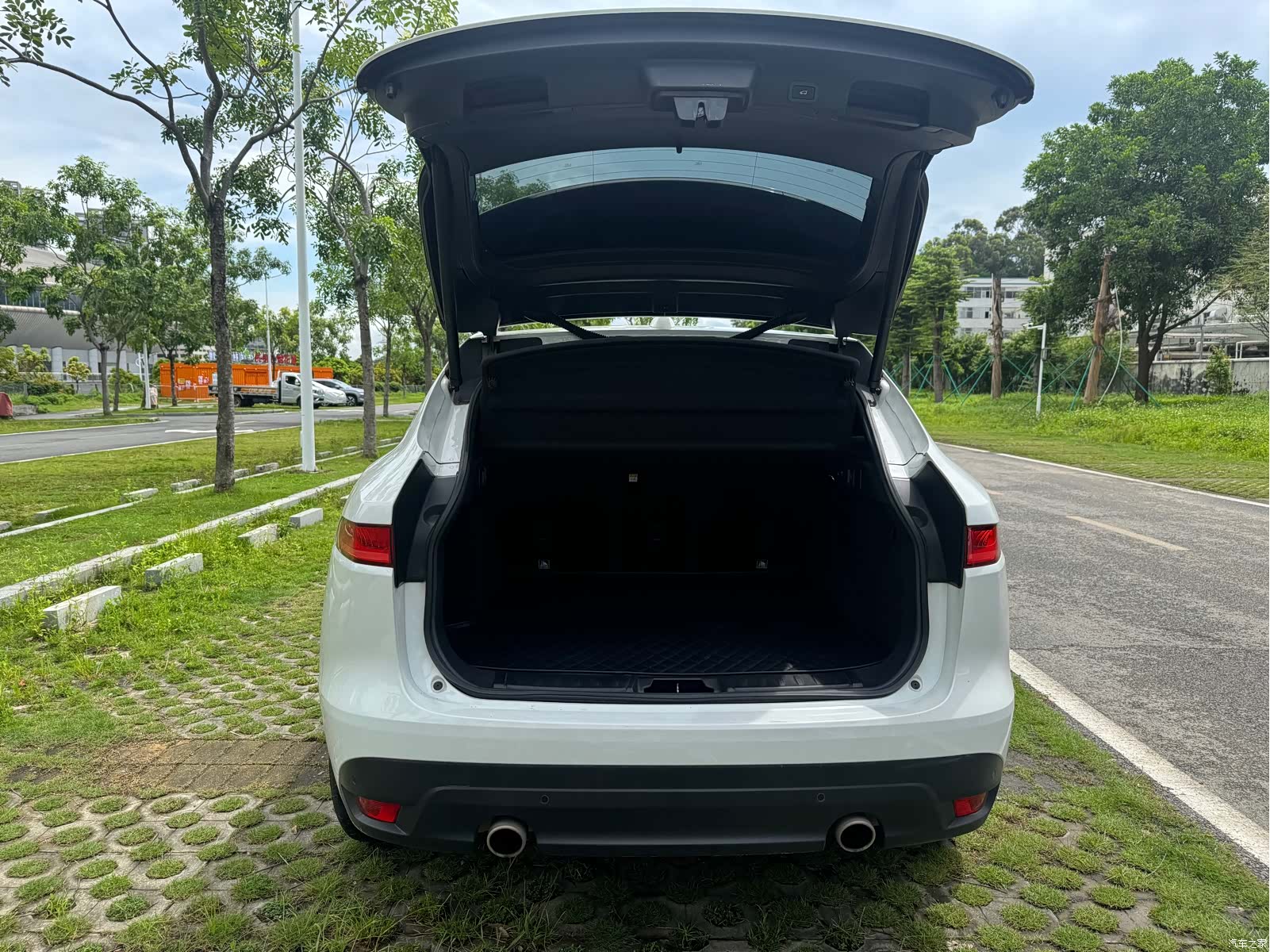 Jaguar F-PACE, 2017 18