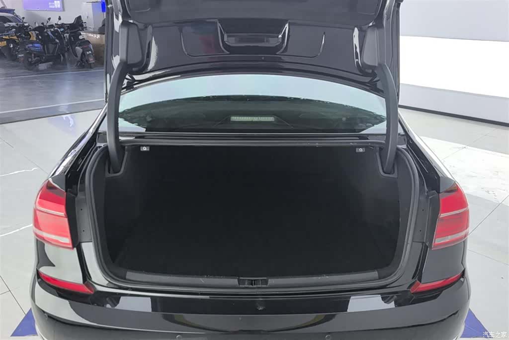 Volkswagen Passat, 2018 4