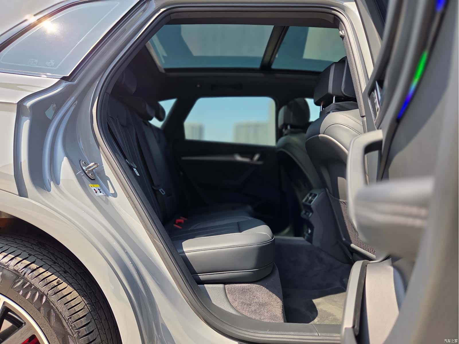 Audi Q5L, 2025 16