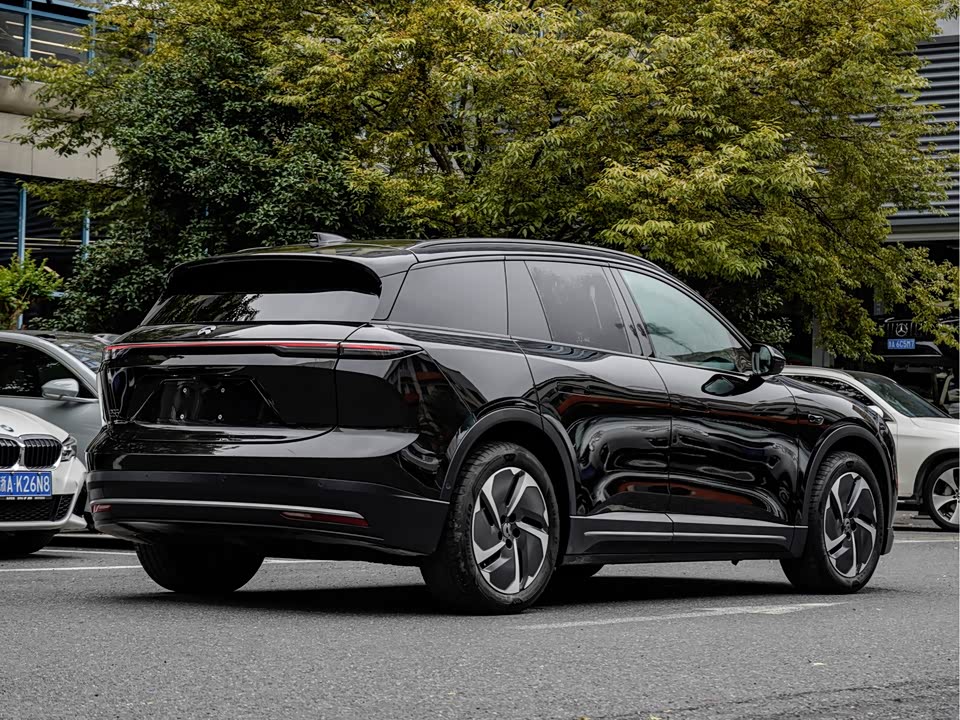 NIO ES6