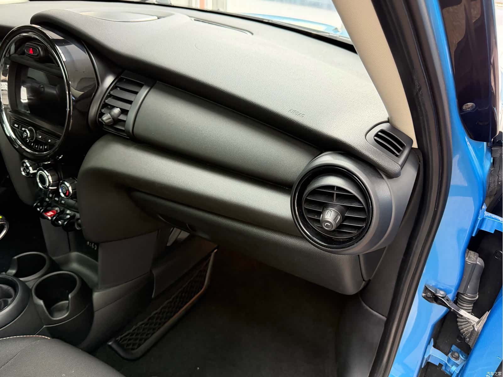 Mini ONE, 2017 30