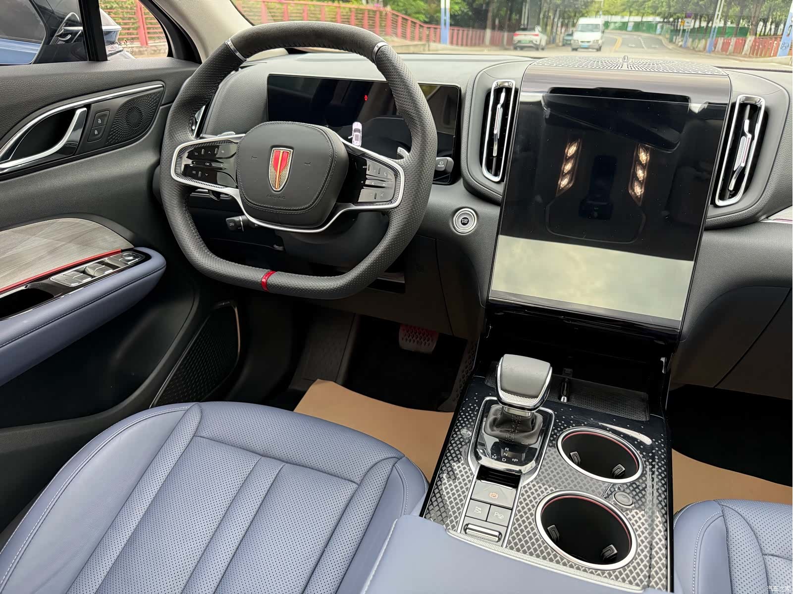 Hongqi HS3, 2023 6