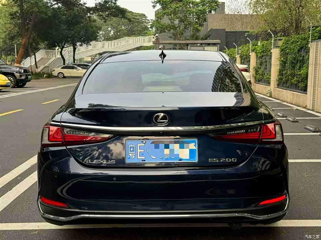Lexus ES, 2022 6