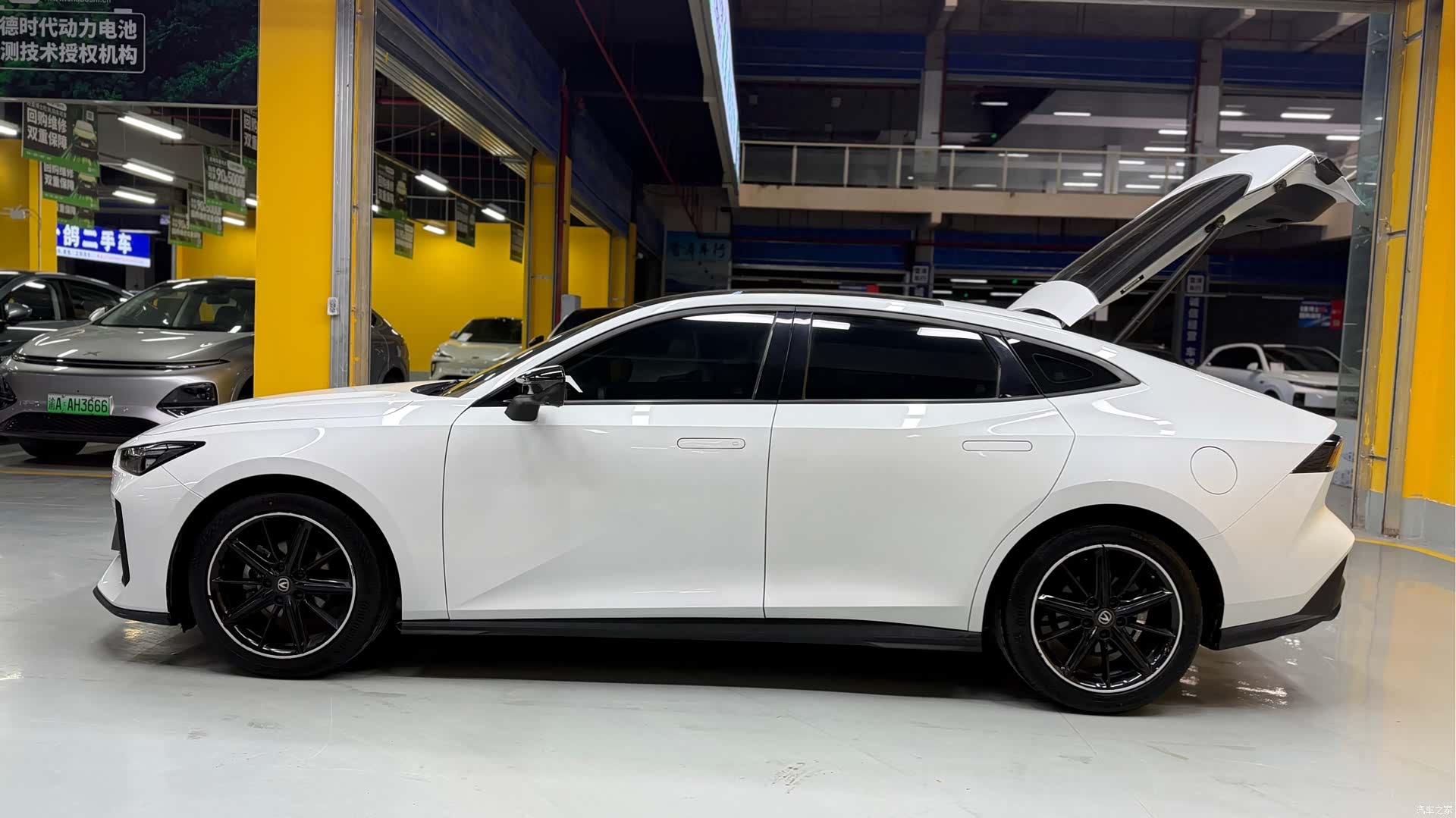 Changan UNI-V, 2023 8