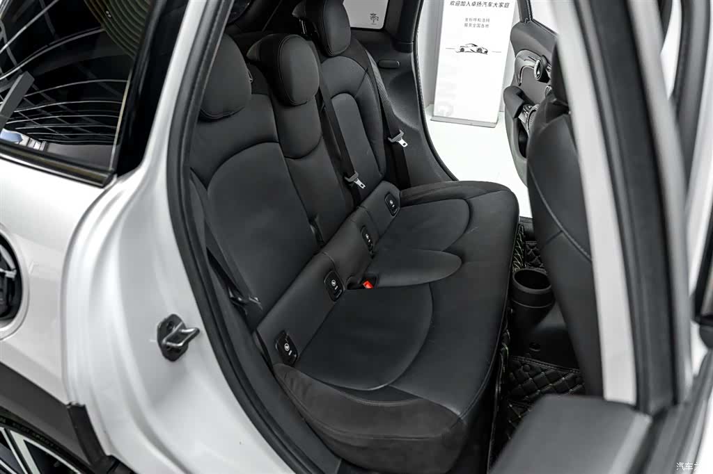 Mini Cooper, 2024 23