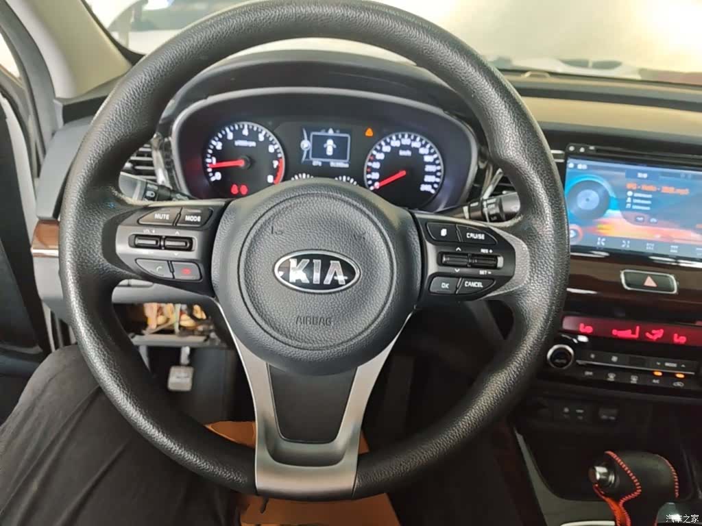 Kia K4, 2015 11