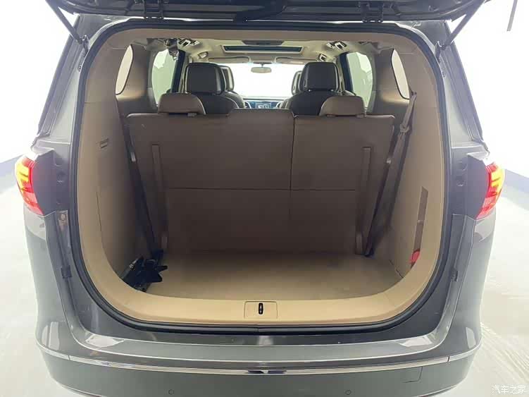 Buick GL8, 2017 13