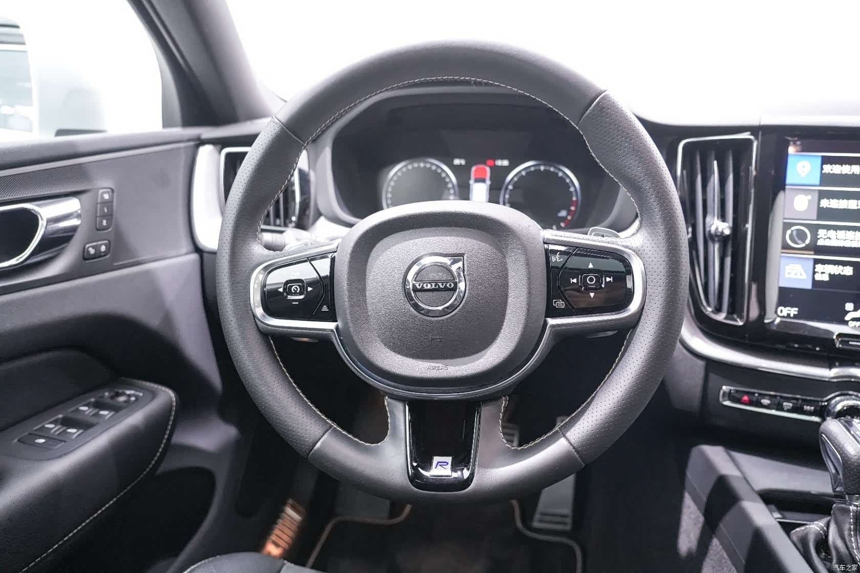 Volvo XC60, 2019 16