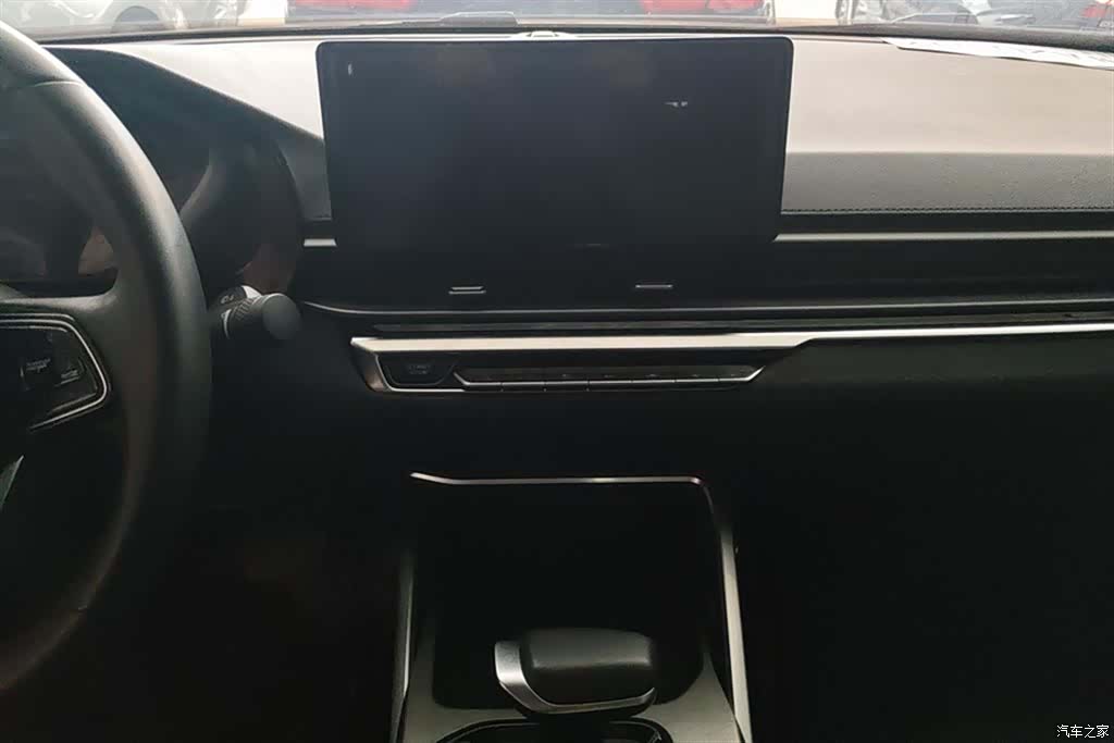 Geely Emgrand, 2023 13