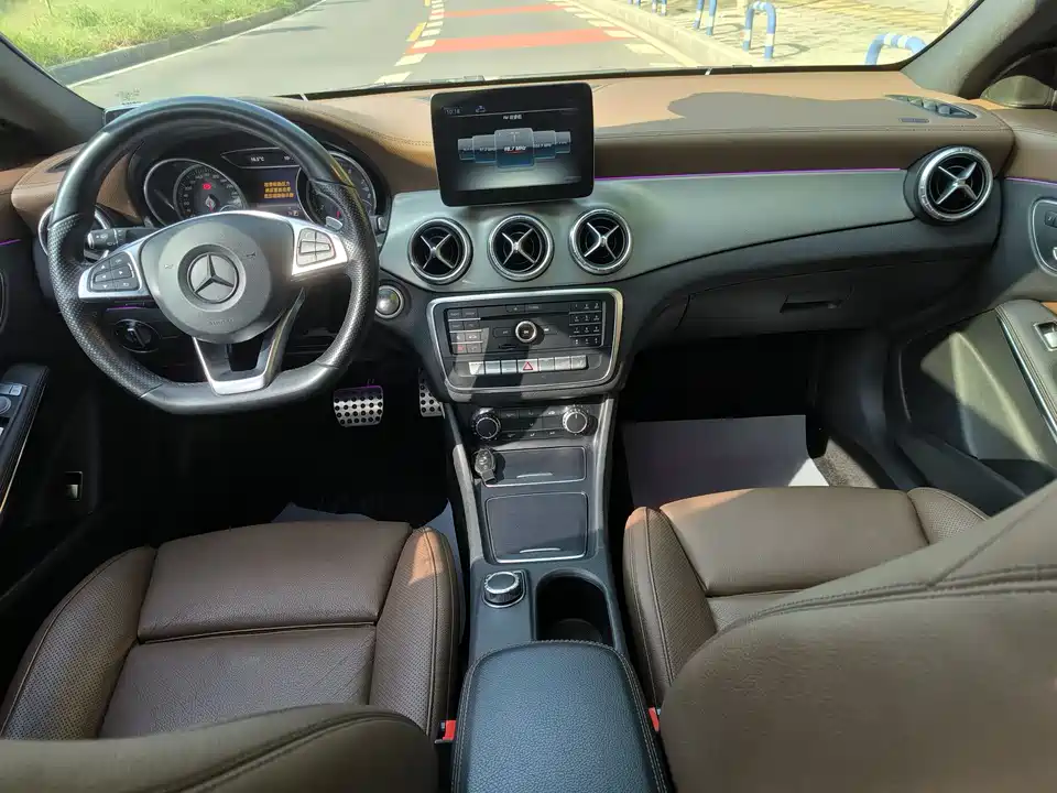 Mercedes-Benz CLA