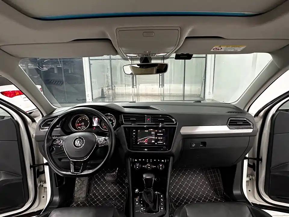 Volkswagen Tiguan L