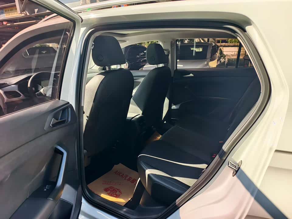 Volkswagen Exploring the shadow