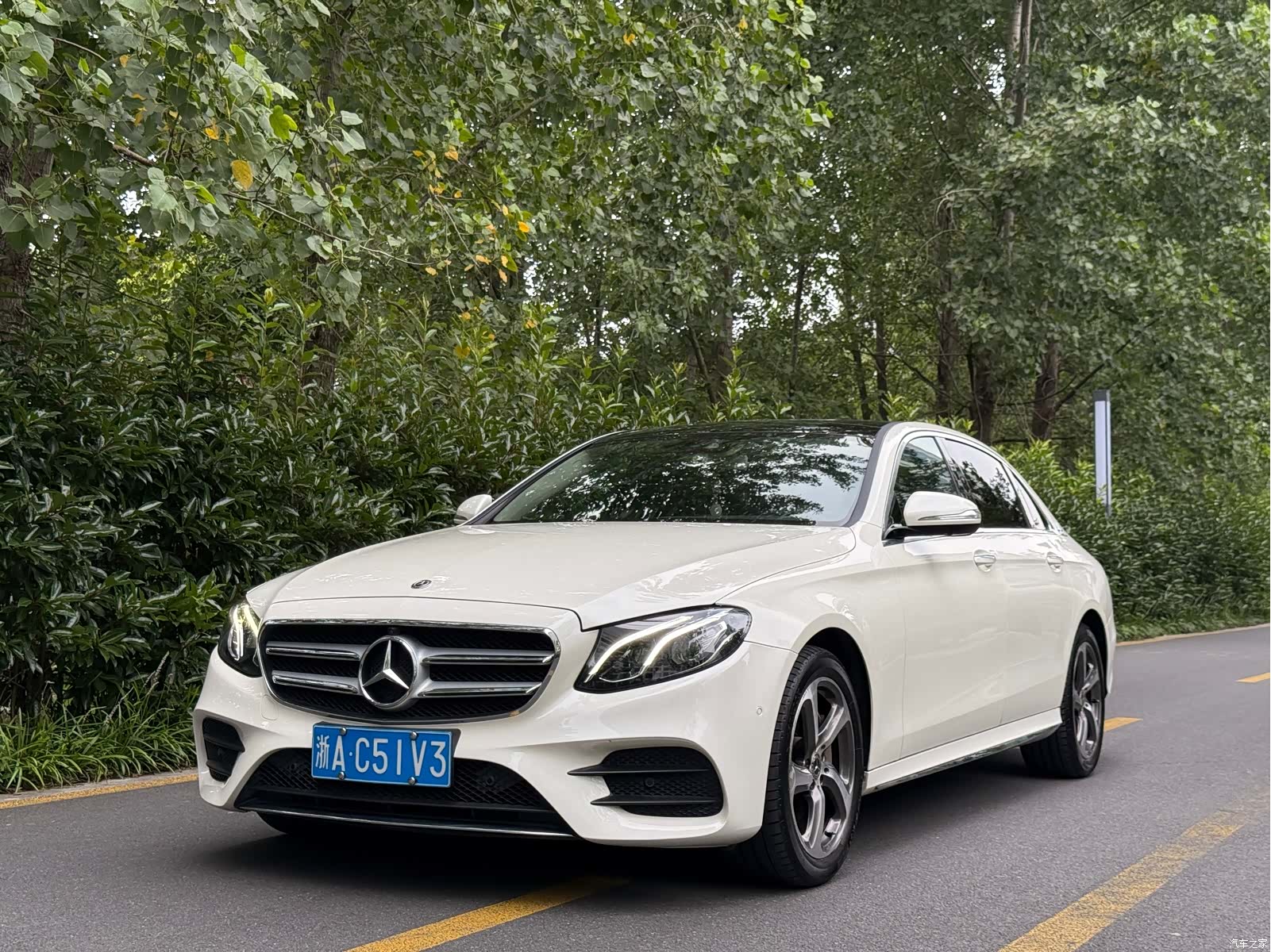 Mercedes-Benz E-Class, 2017 1
