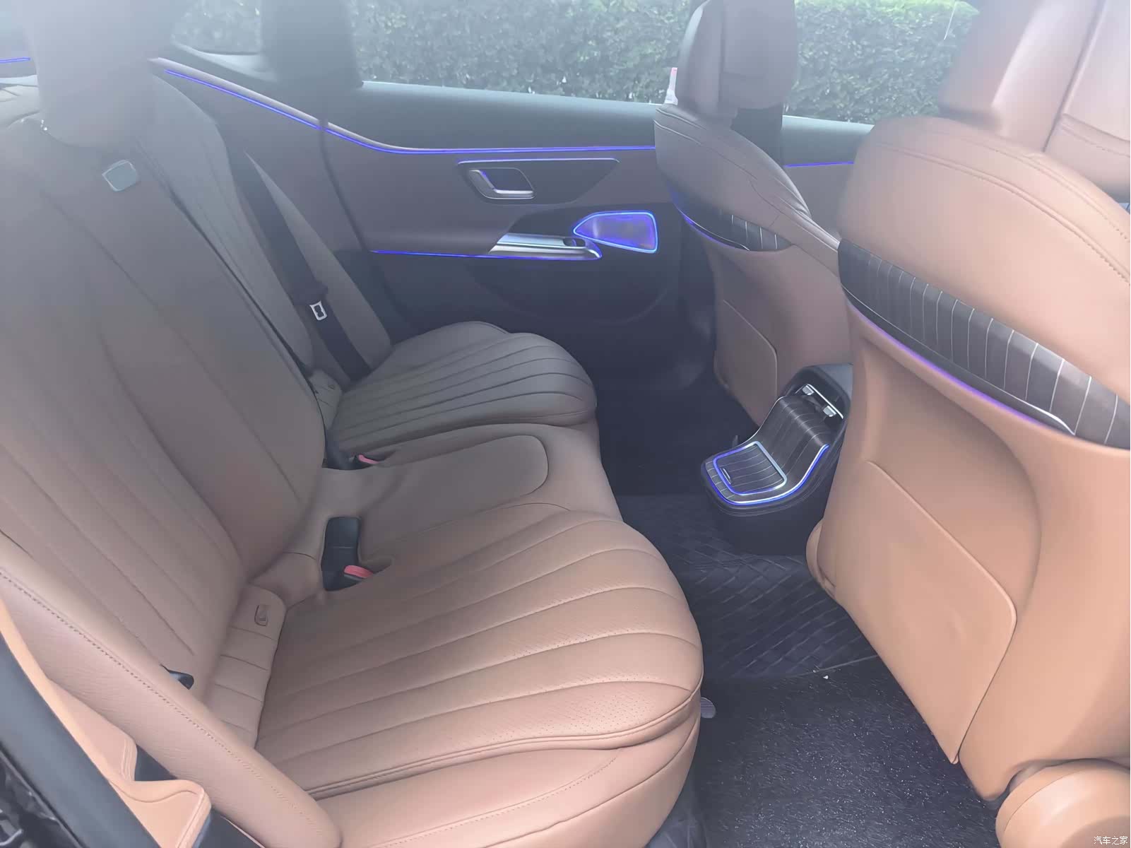 Mercedes-Benz E-Class, 2024 9
