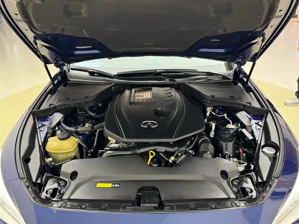 Infiniti Q50L