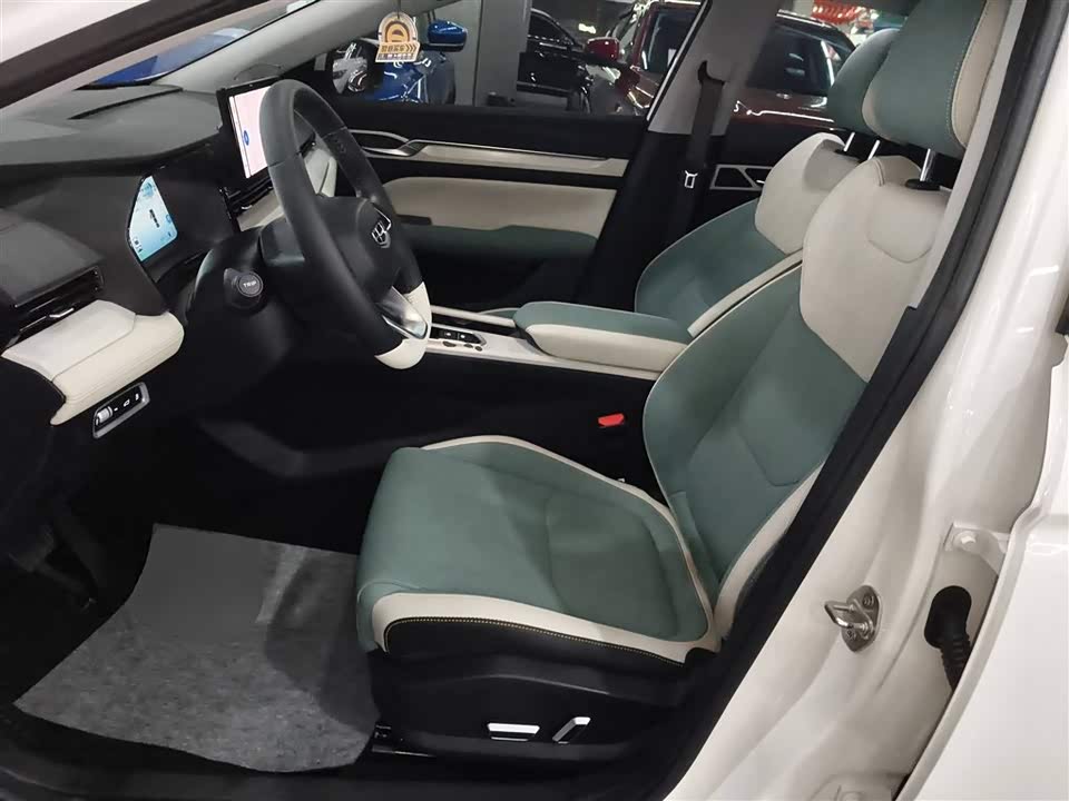 Geely Emgrand L HiP Geely Emgrand L HiP