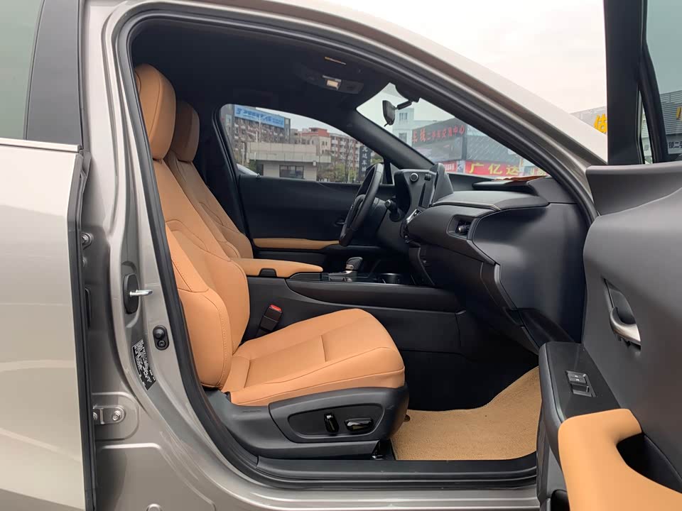 Lexus UX Lexus UX