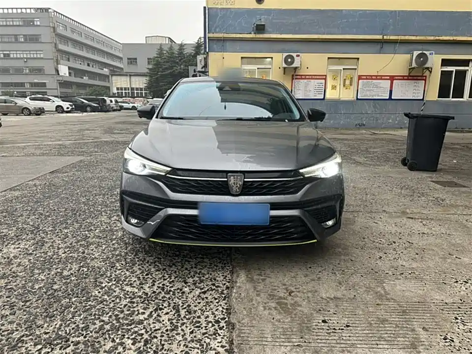 Roewe i5