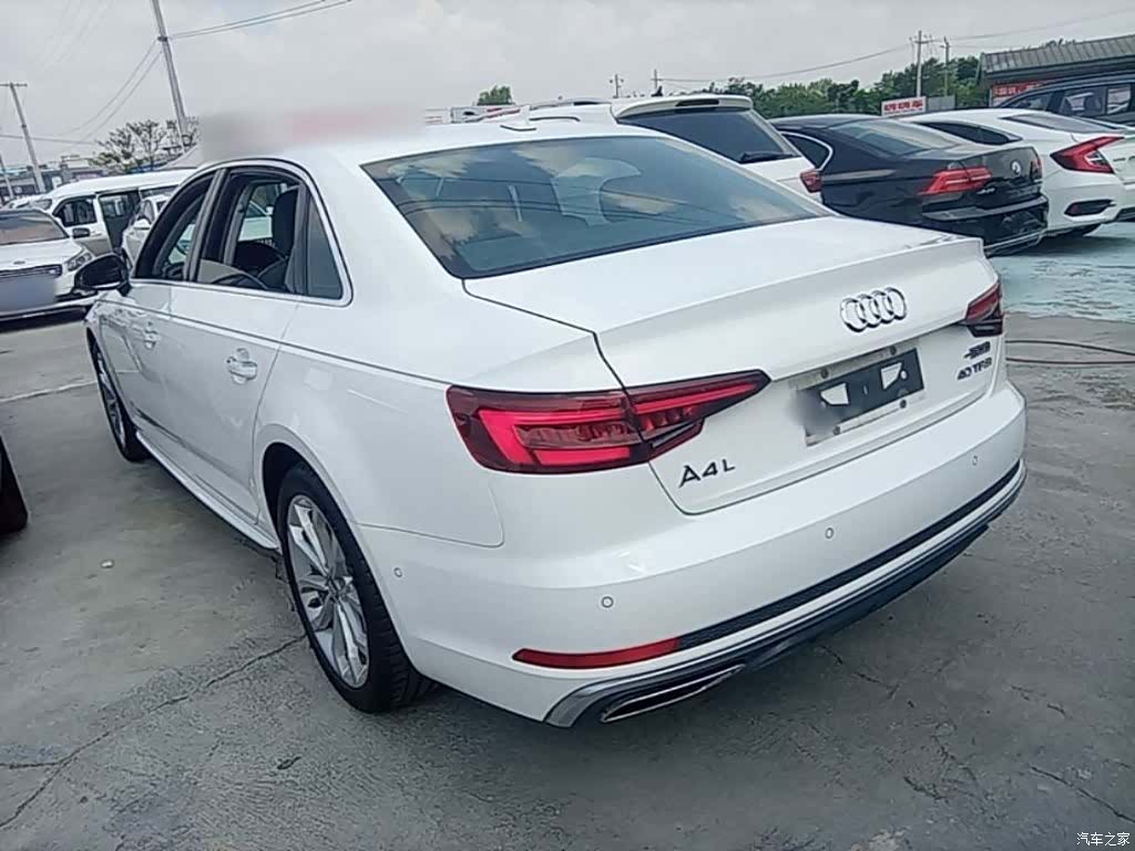 Audi A4L, 2019 все фото