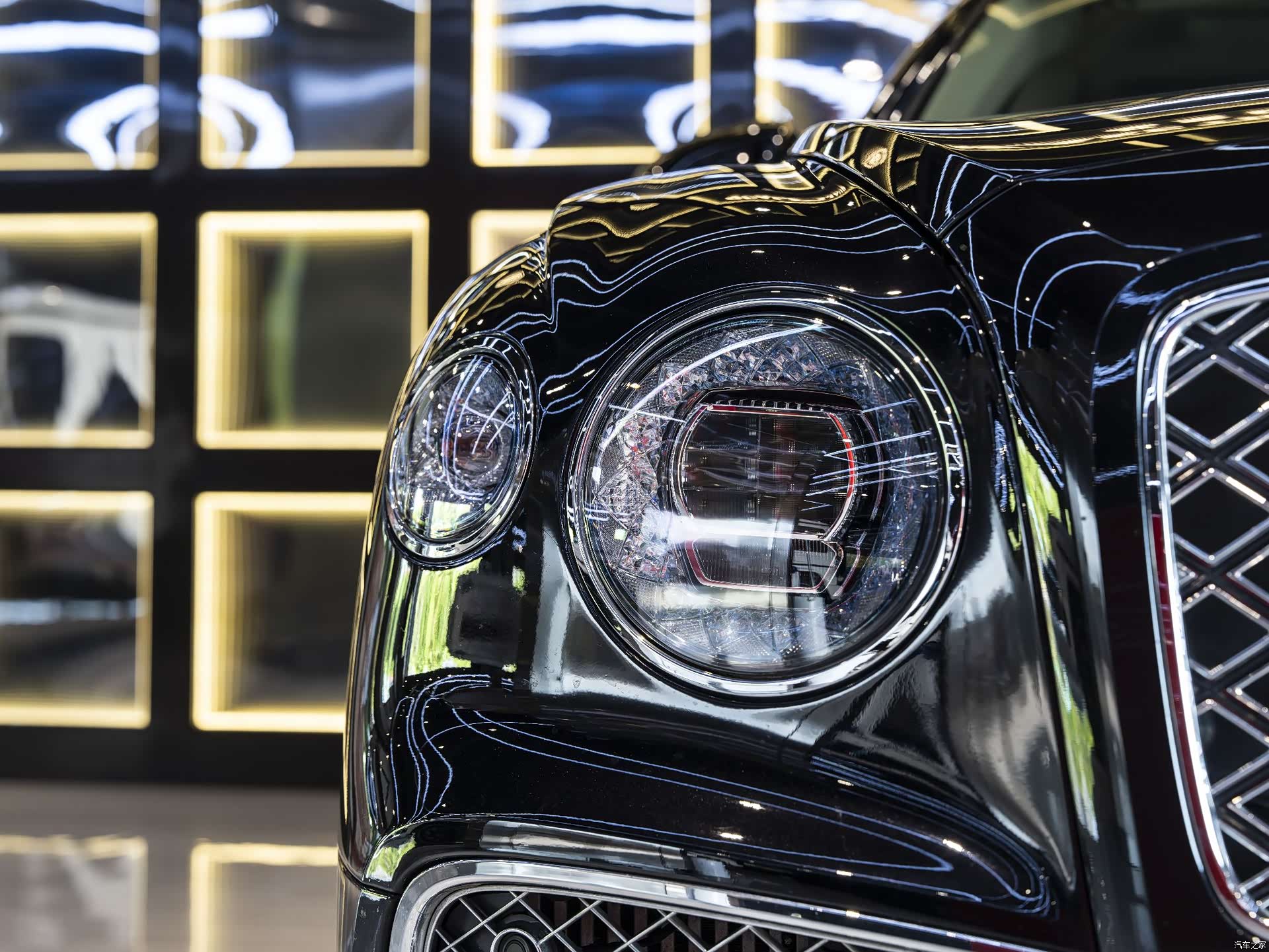 Bentley Flying Spur, 2024 8