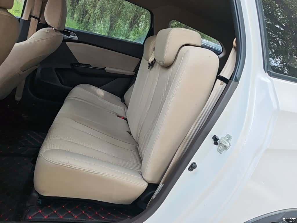 Wuling 310W, 2018 17