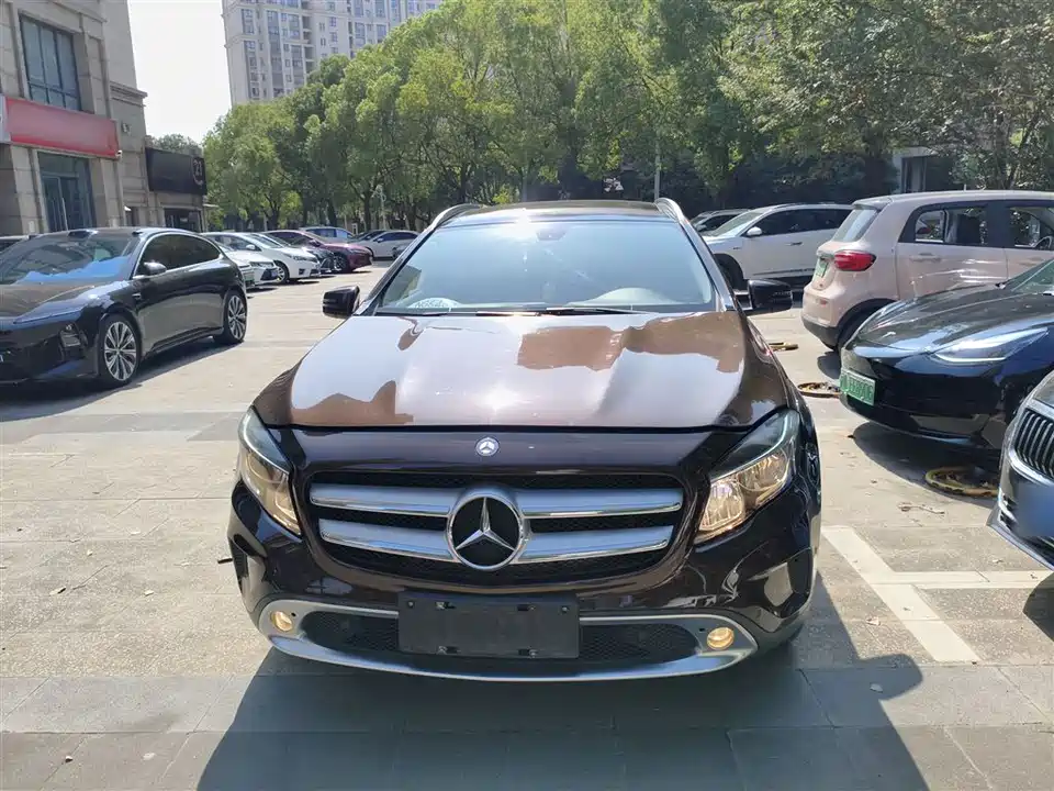 Mercedes-Benz GLA