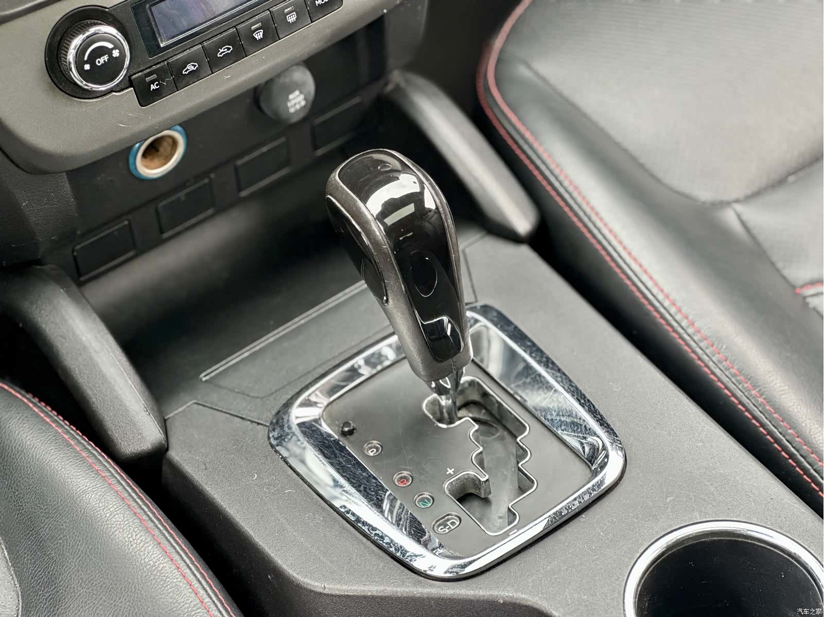 Geely GX7, 2014 23