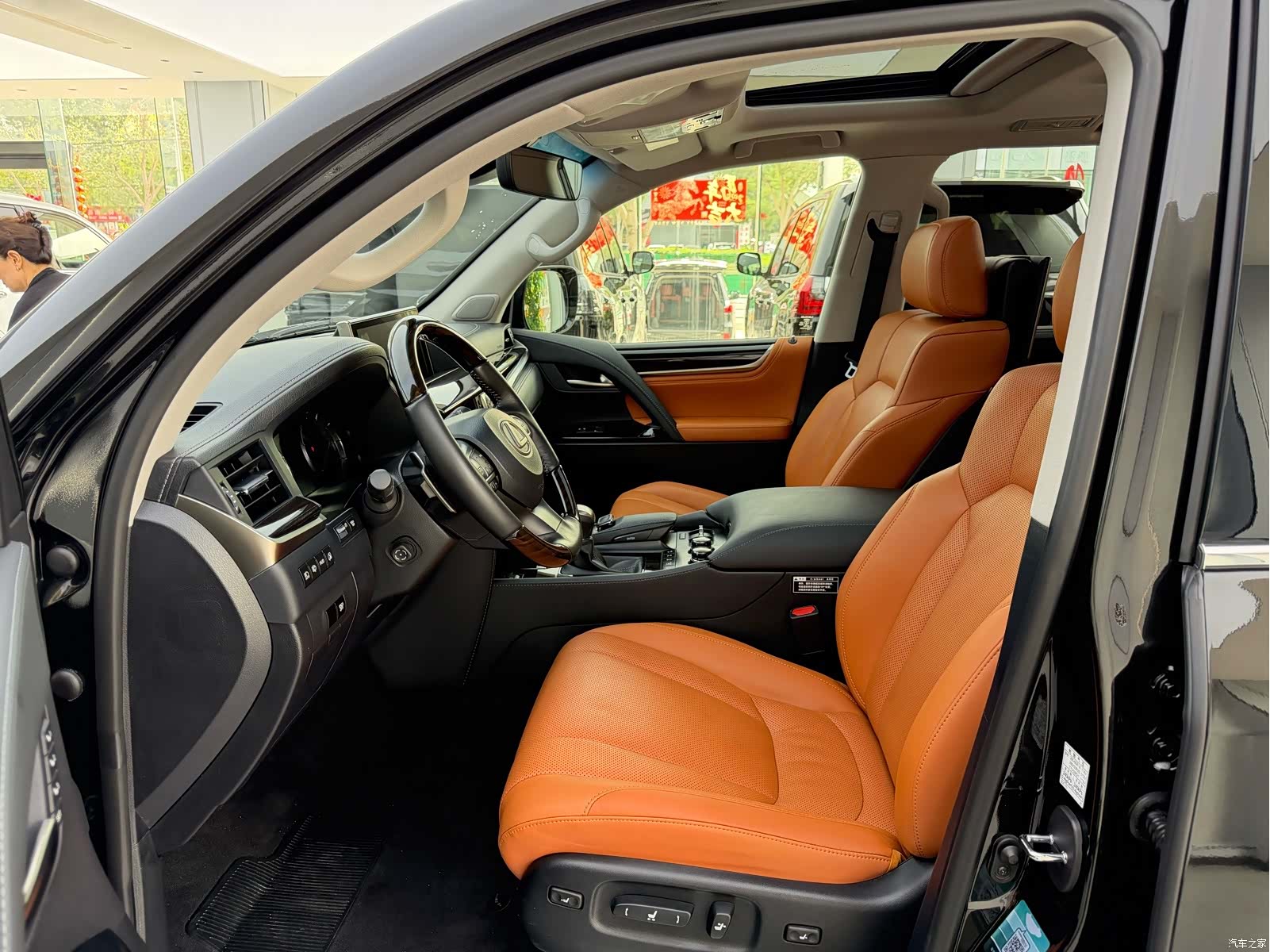 Lexus LX, 2019 4