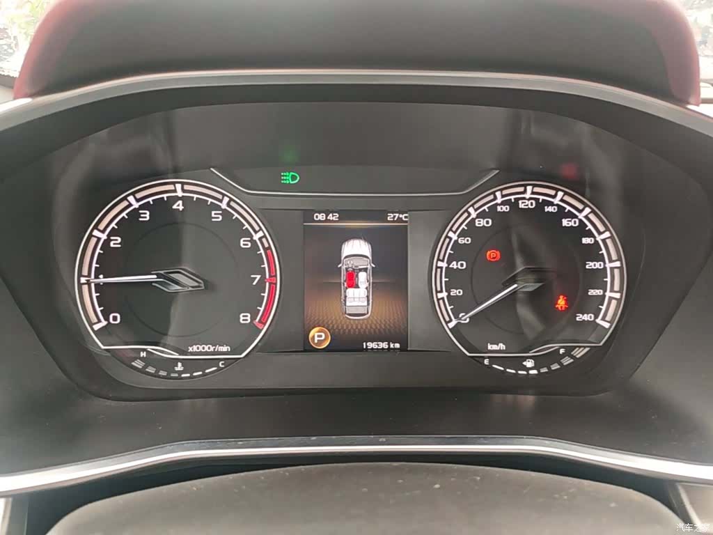 Geely Coolray, 2022 12