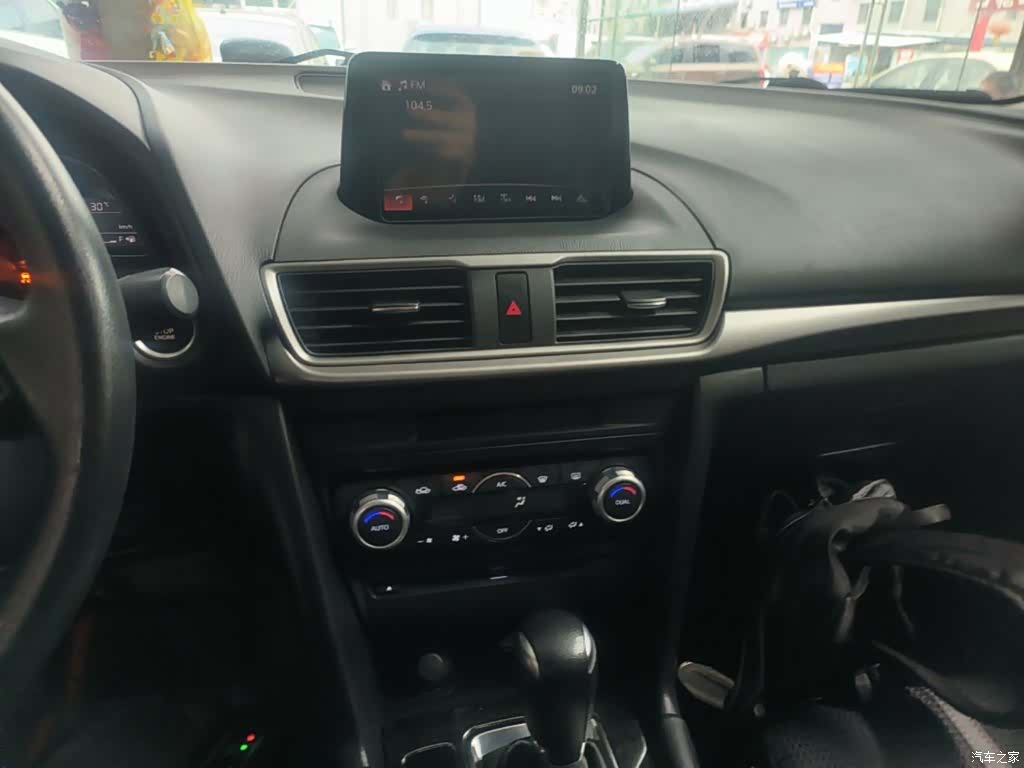 Mazda Mazda3, 2018 13