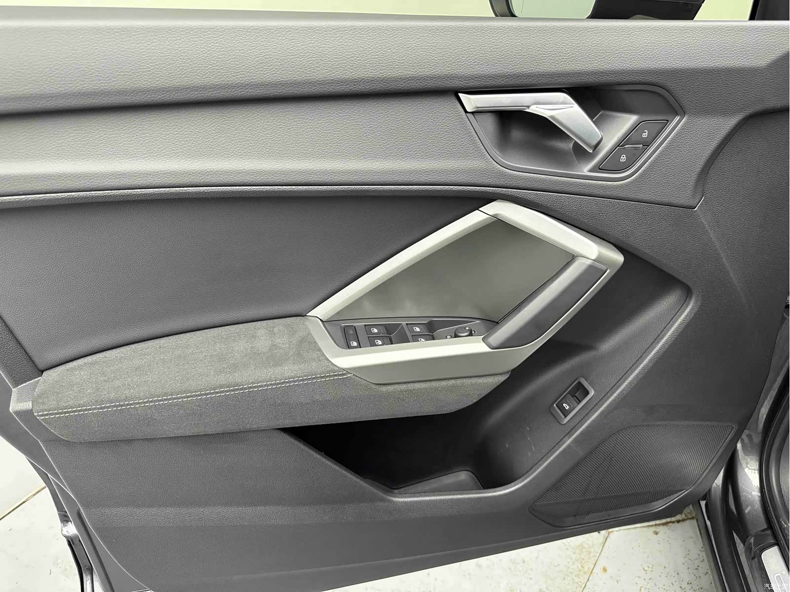Audi Q3, 2022 10