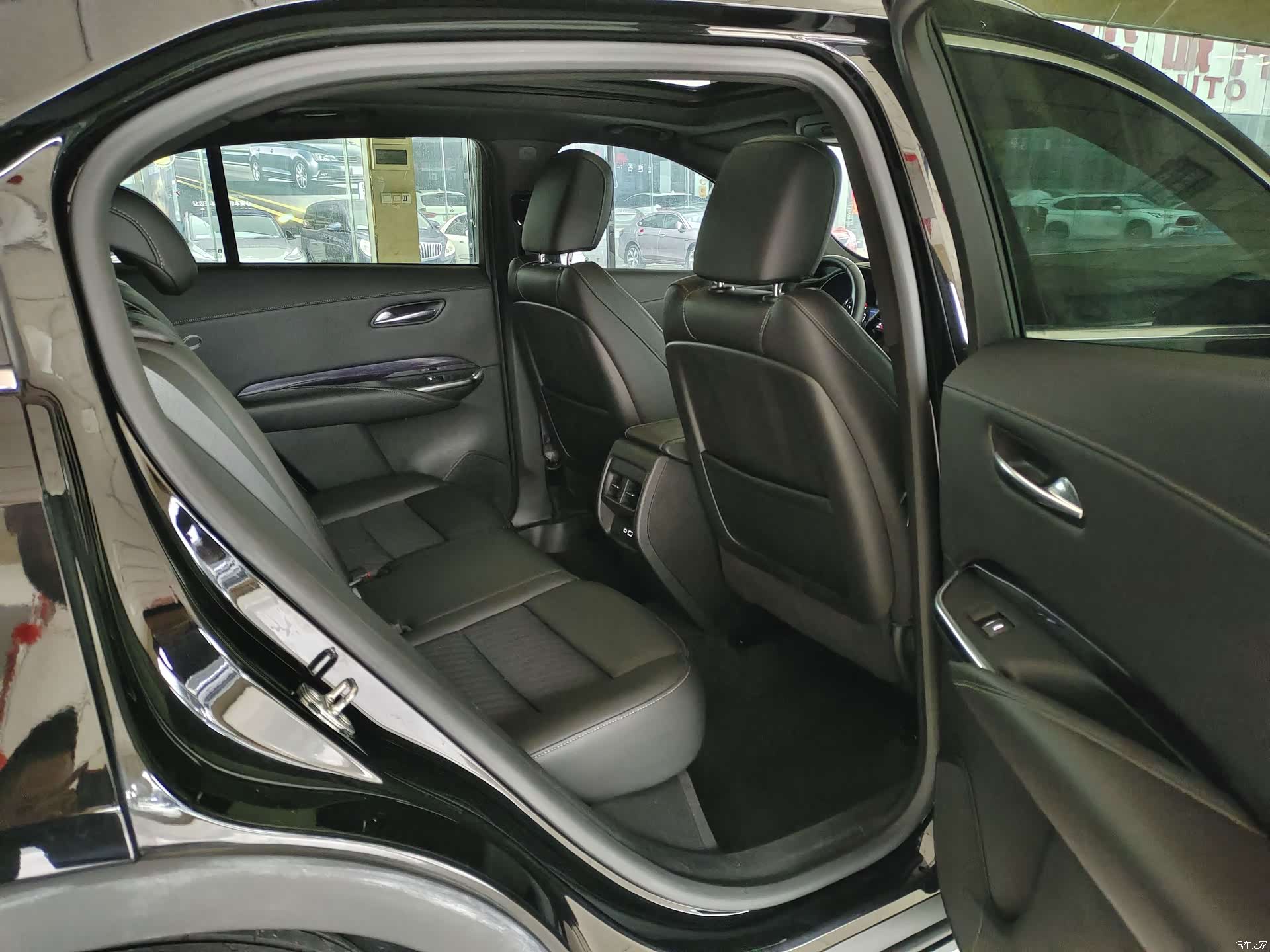 Cadillac XT4, 2022 22