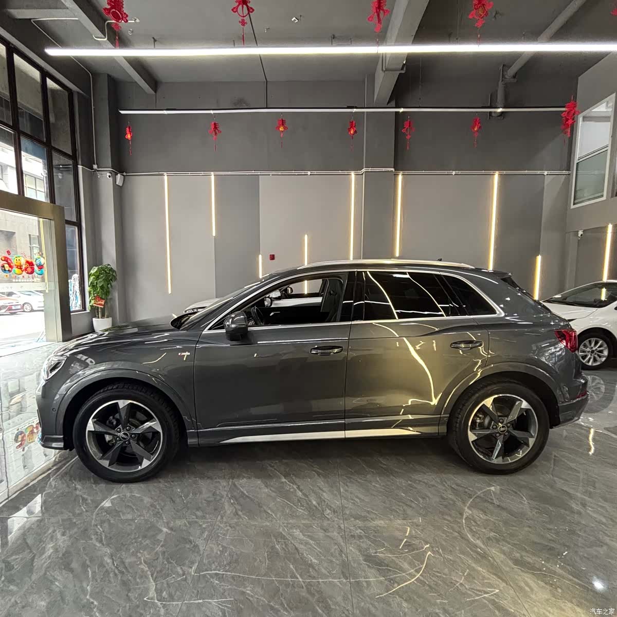 Audi Q3, 2022 4