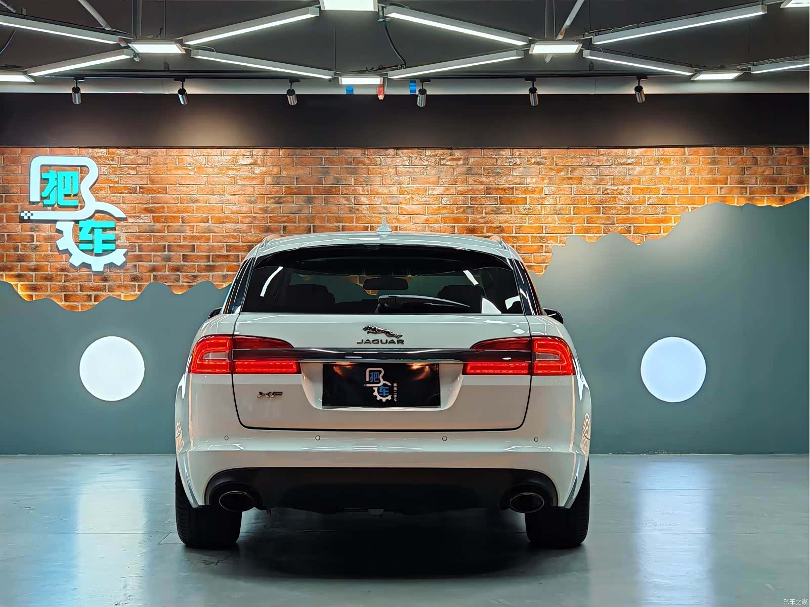 Jaguar XF, 2015 11
