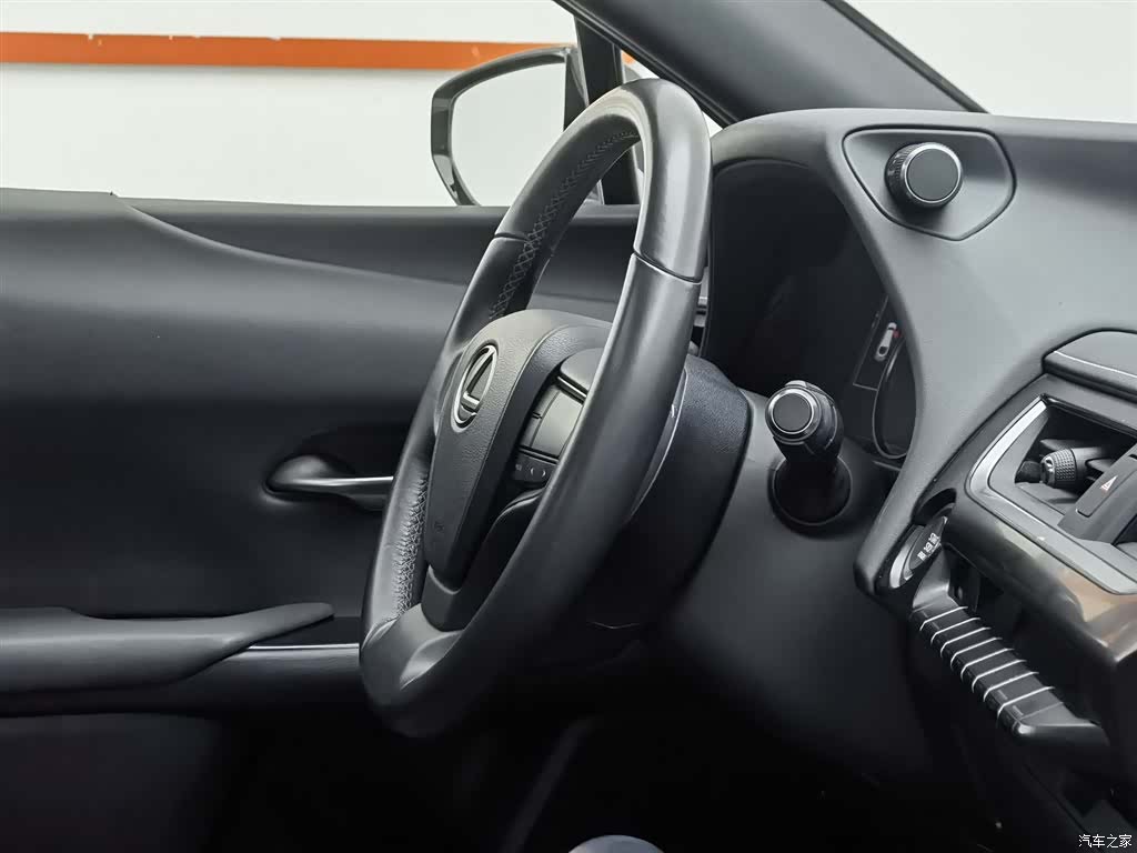 Lexus UX, 2021 22