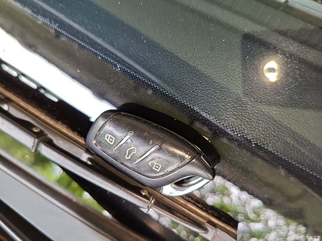 Roewe i5, 2022 9