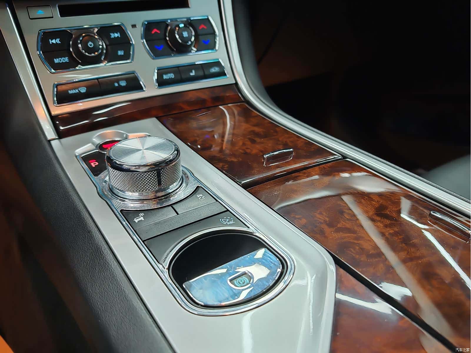Jaguar XF, 2015 21