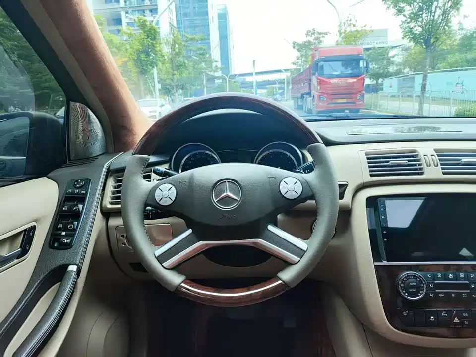 Mercedes-Benz R-class