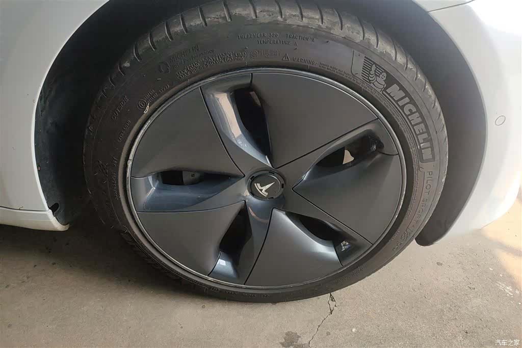 Tesla Model 3, 2020 6
