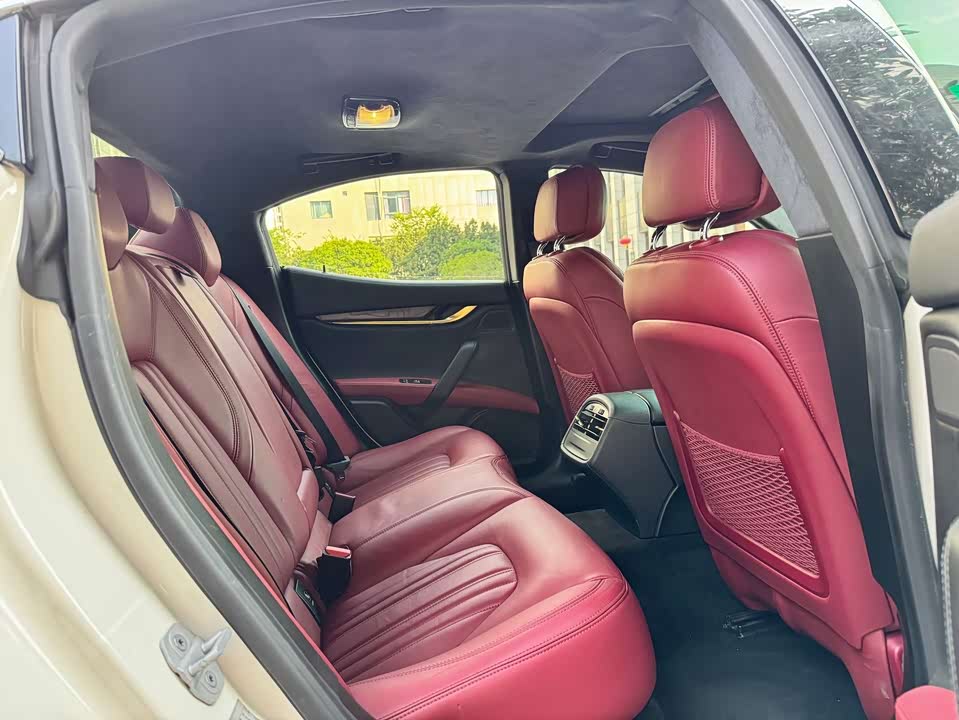 Maserati Ghibli Maserati Ghibli