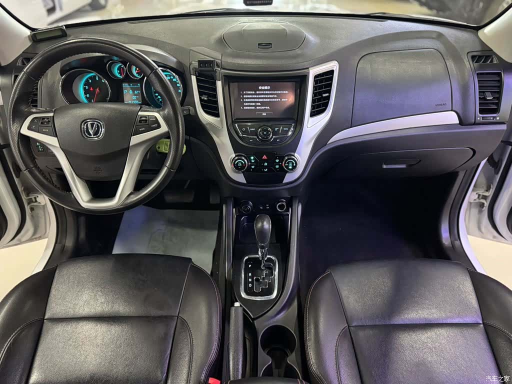 Changan CS35, 2016 все фото