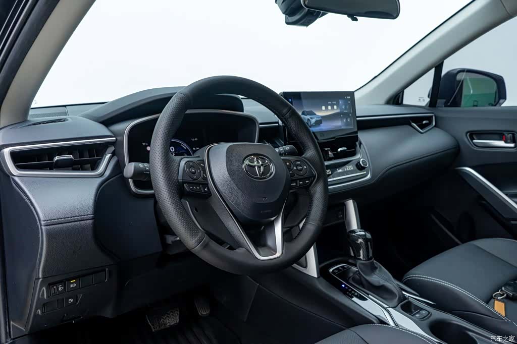 Toyota Frontlander, 2023 20